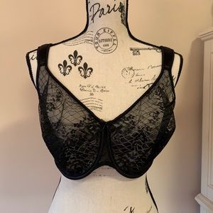 Black lace underwire bra